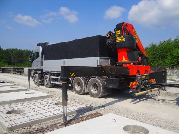 Profesjonalny transport szamb betonowych HDS w Tarnobrzegu